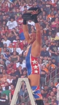 ...dan pemenang perlawanan tangga Money in the Bank (di WrestleMania XXVI tahun itu).