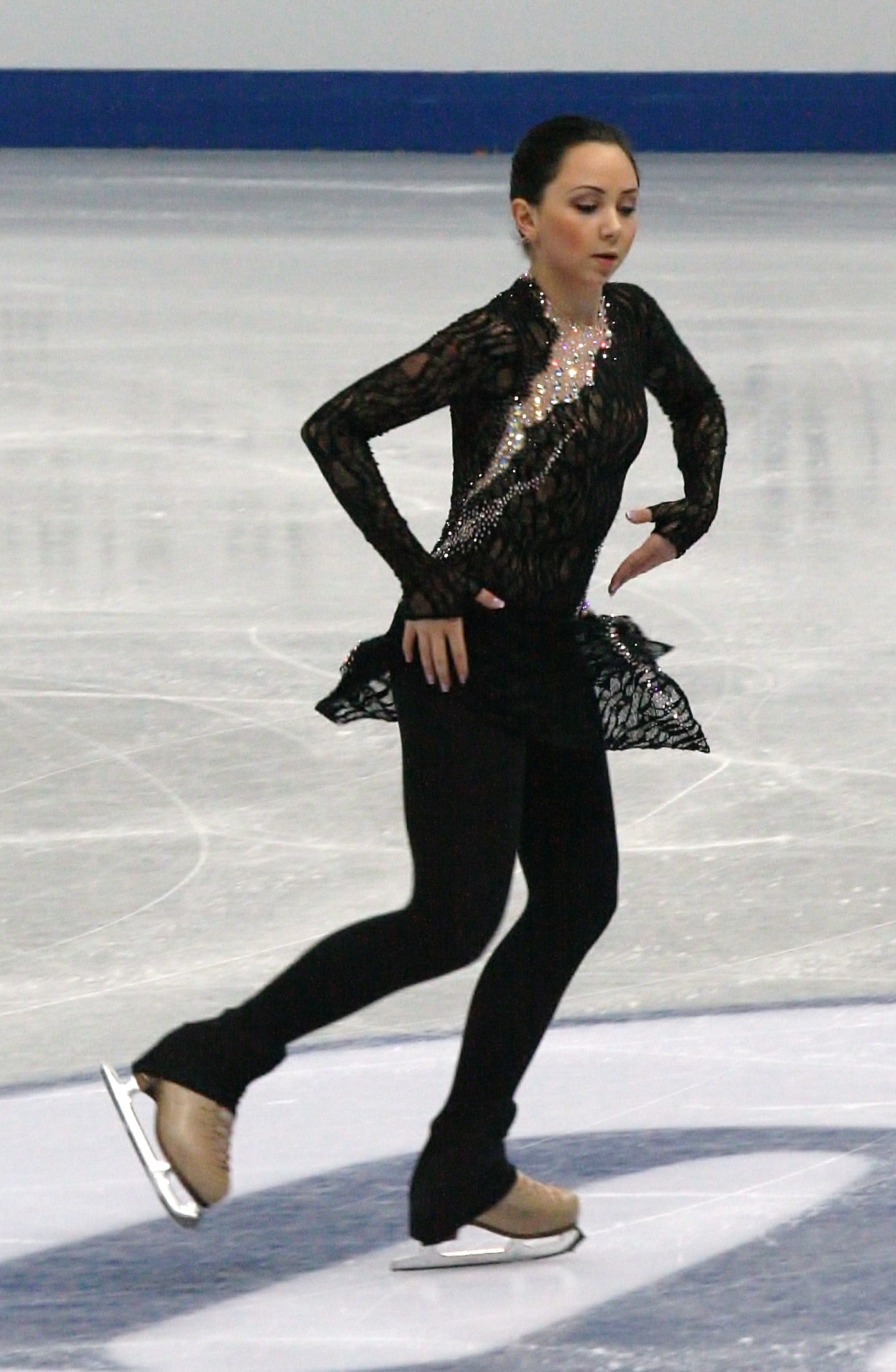 2012-13 그랑프리 파이널에서 연기하는 툭타미셰바
