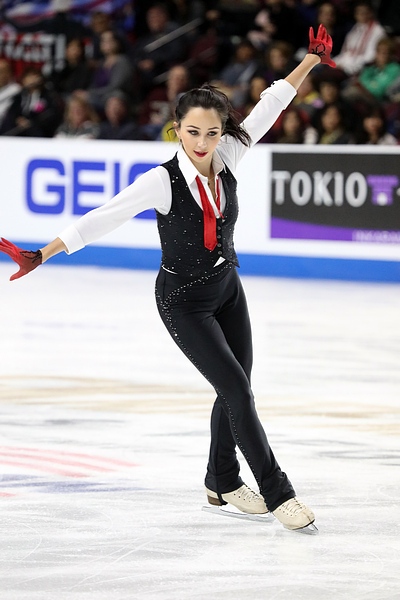 2019-20 스케이트 아메리카에서 연기하는 툭타미셰바