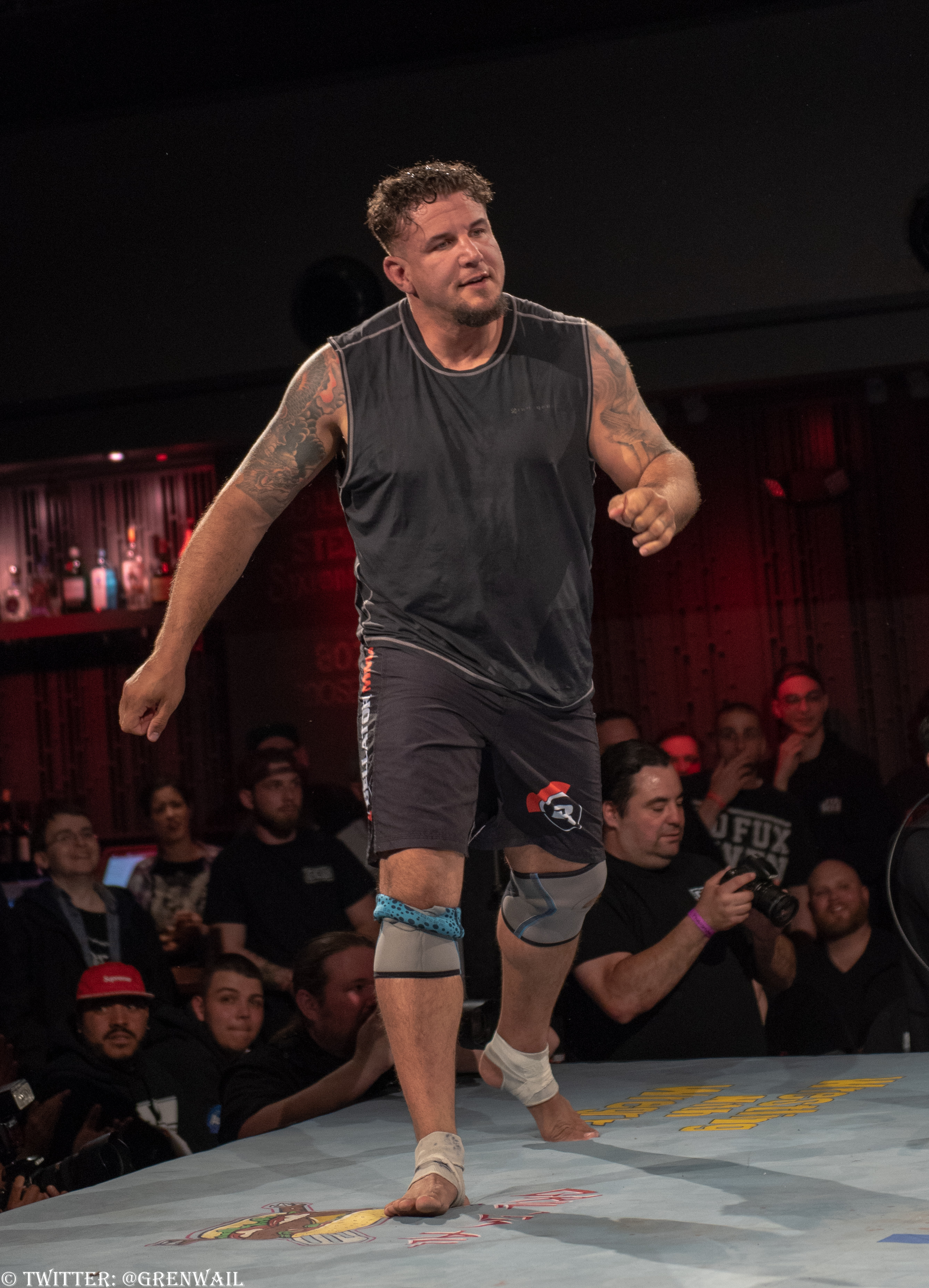 Frank Mir semasa debut gusti profesionalnya di GCW Bloodsport pada 2019.