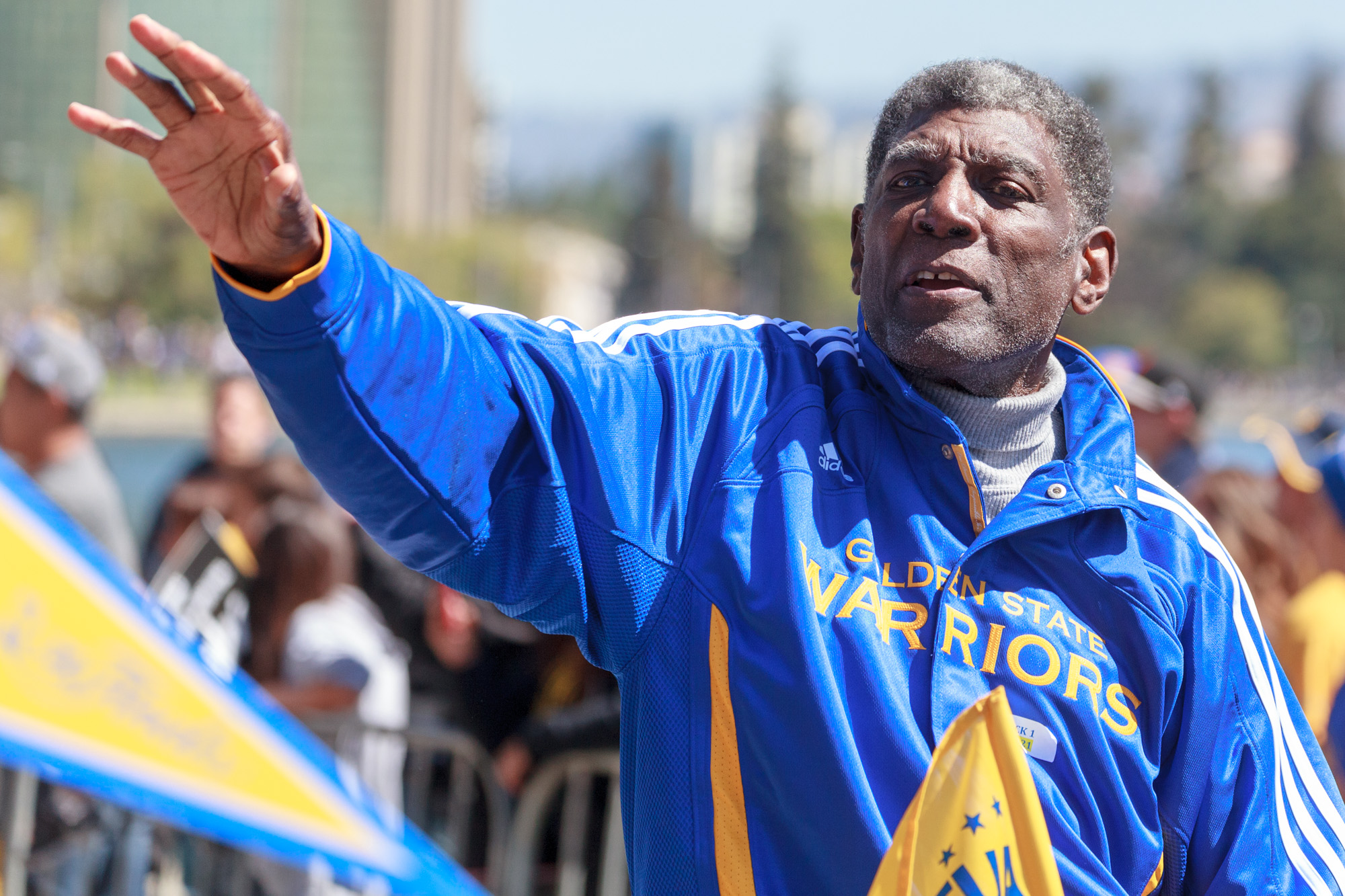 Attles pada parade kejuaraan Warriors tahun 2015.