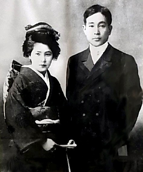 妻の神尾安子と有島武郎。