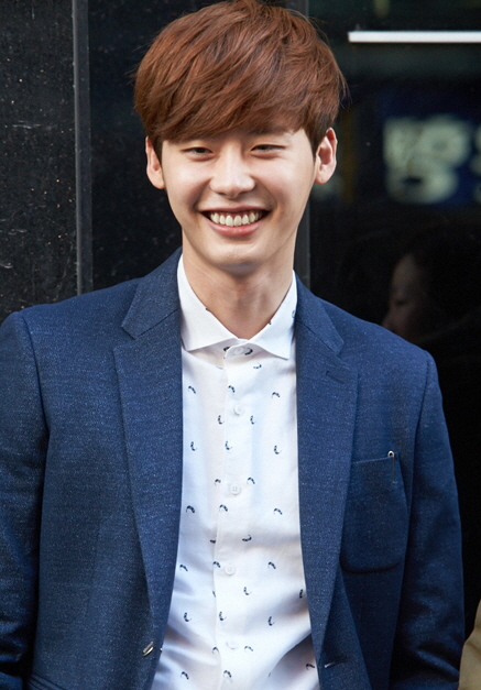 Lee Jong-suk dalam penggambaran drama web Mvio, 2015