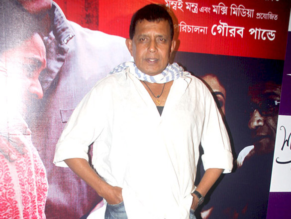 Mithun Chakraborty pada pemutaran perdana film Bengali Shukno Lanka