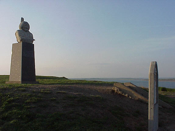 Monument at Sitting Bull's grave in Mobridge, South Dakota in May 2003.