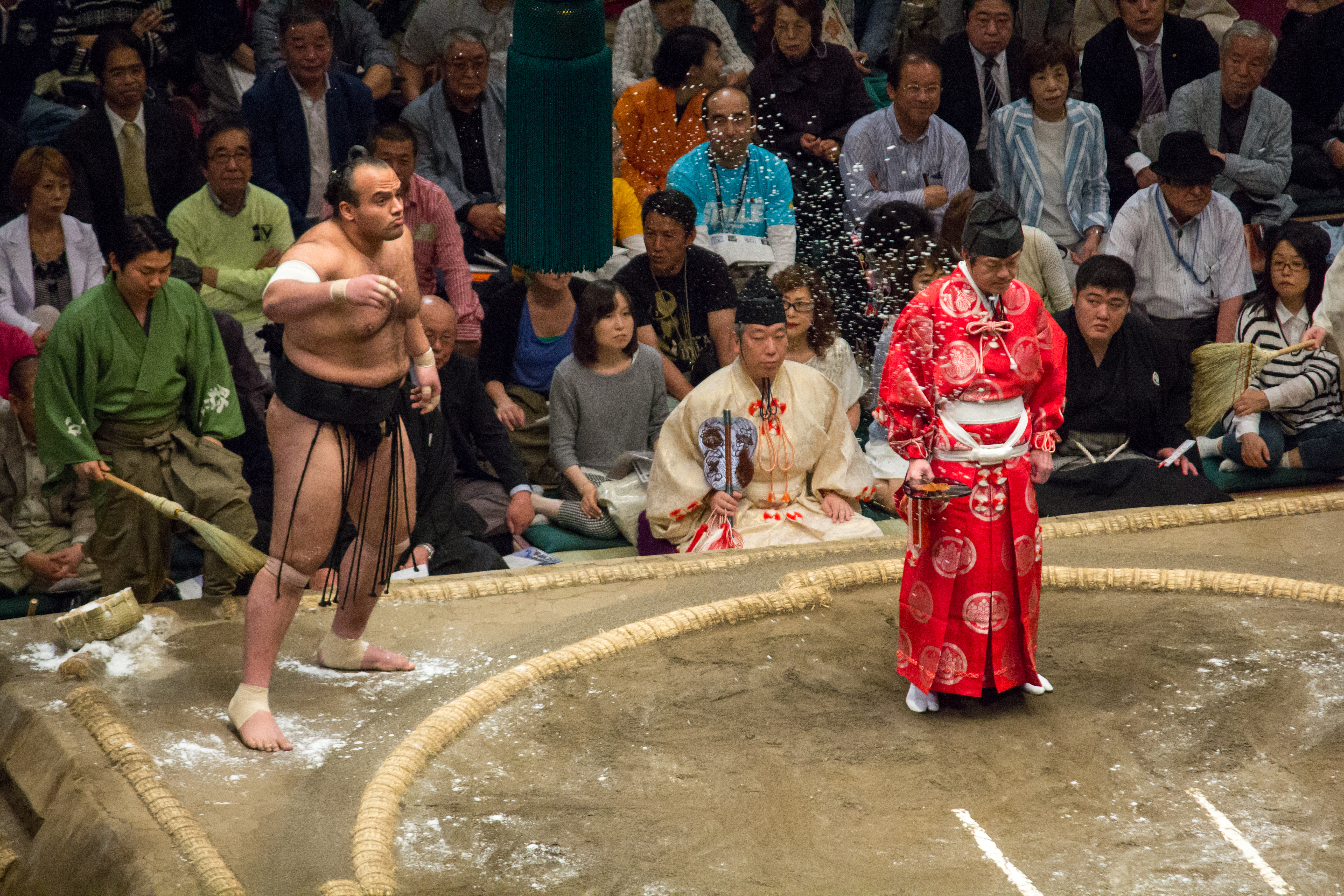 Ōsunaarashi in the May 2014 tournament